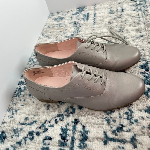 White Mountain Light Grey Leather Oxfords Size 6 - Picture 5 of 16